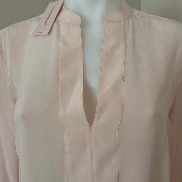 (NWT) Banana Republic Women’s Silk Pink Blouse, XS (Petite) - Picture 3 of 16